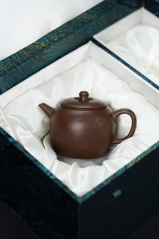 Artisan Yixing Zisha Teapot 160cc | Classic Bamboo Design 5