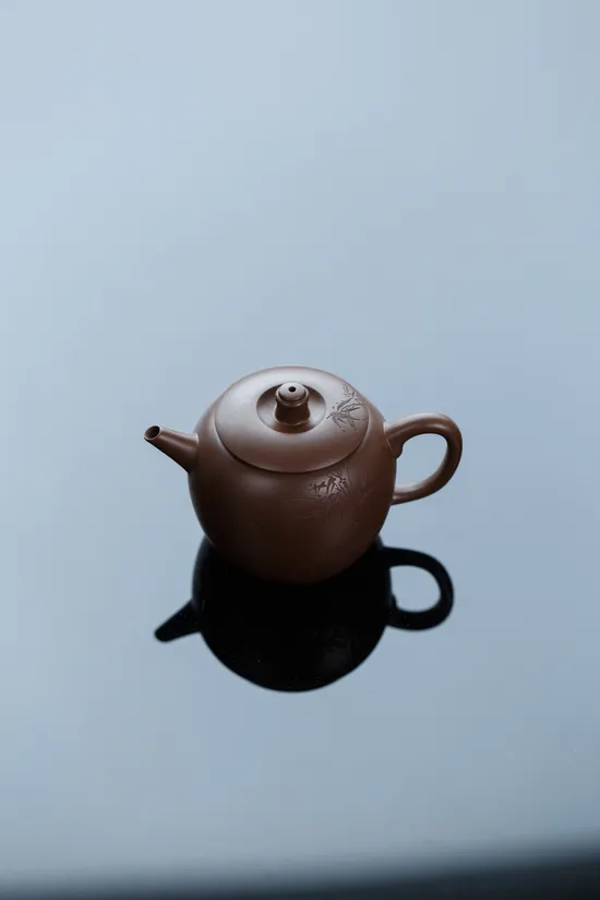Artisan Yixing Zisha Teapot 160cc | Classic Bamboo Design 6