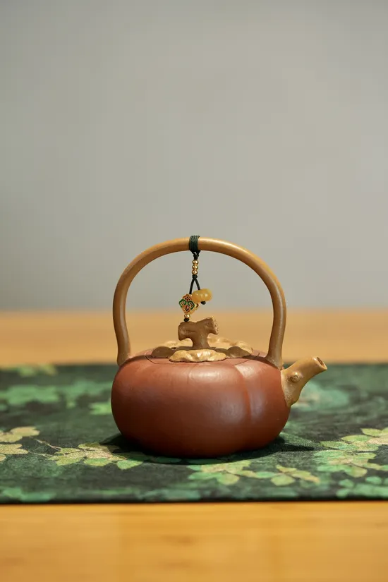 Handcrafted Yixing Clay Teapot | Artisan Pumpkin-shaped Zisha Pot – 180cc 2