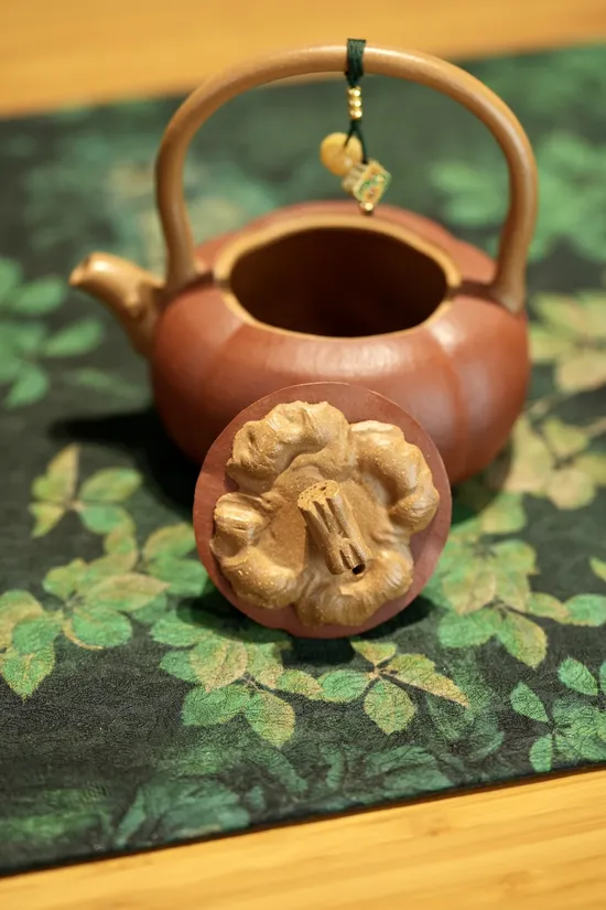 Handcrafted Yixing Clay Teapot | Artisan Pumpkin-shaped Zisha Pot – 180cc 6
