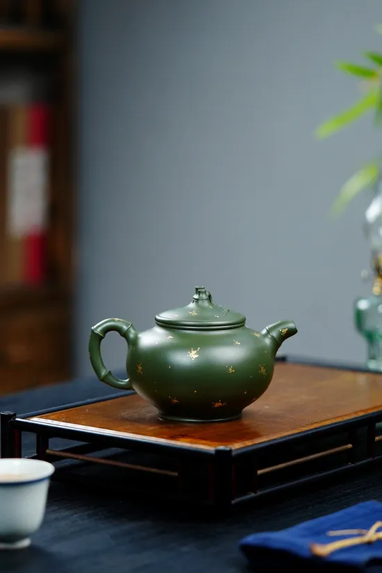 Zisha Teapots: 2400 CNY | Modest Bamboo 9