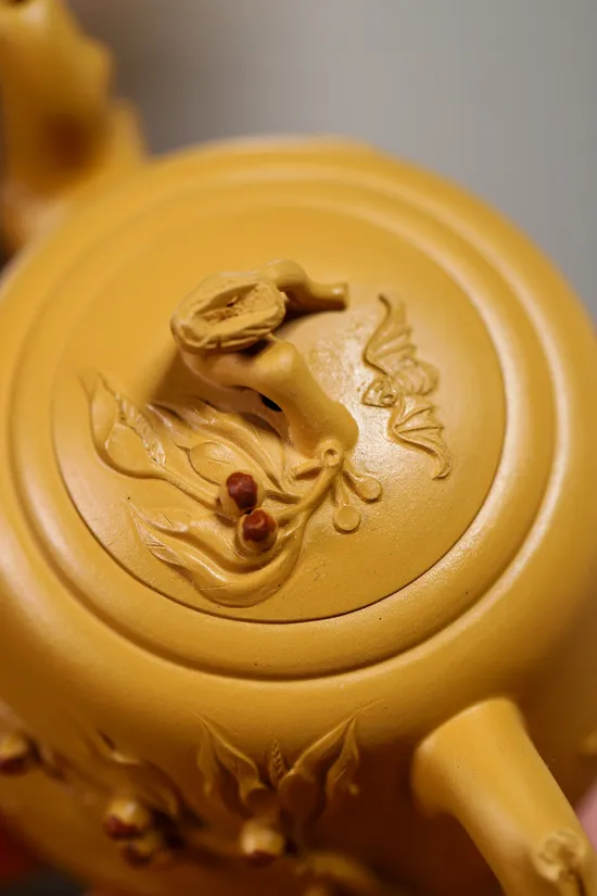 Zisha Teapots: Golden Zhu Ni clay | Five Bats Holding a Peach 2