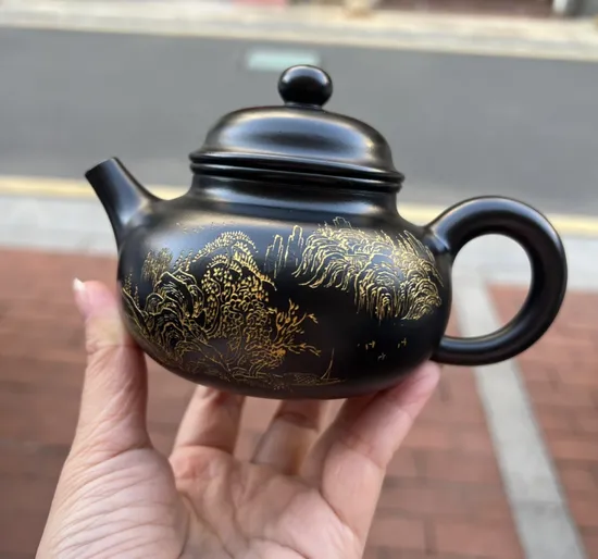 Premium Yixing Zisha Teapot - Handcrafted Artisan Ceramic Teapots 5
