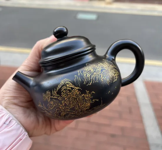 Premium Yixing Zisha Teapot - Handcrafted Artisan Ceramic Teapots 6