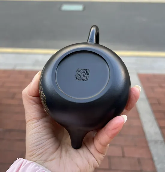 Premium Yixing Zisha Teapot - Handcrafted Artisan Ceramic Teapots 8