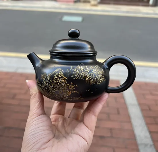 Premium Yixing Zisha Teapot - Handcrafted Artisan Ceramic Teapots 9