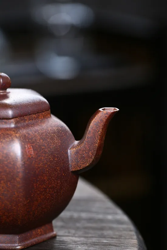 Premium Yixing Zisha Clay Teapot | Artisan Jiang Yaping's Hexagonal Masterpiece 2