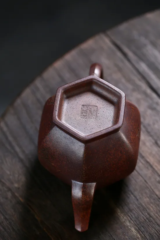 Premium Yixing Zisha Clay Teapot | Artisan Jiang Yaping's Hexagonal Masterpiece 4