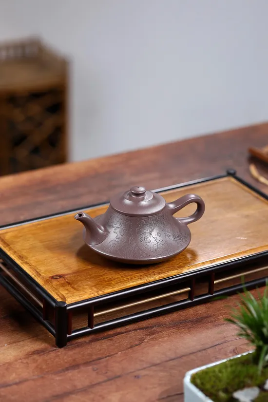 Premium Yixing Clay Teapot | Masterpiece by Han Xiaohu | Collector's Item 1