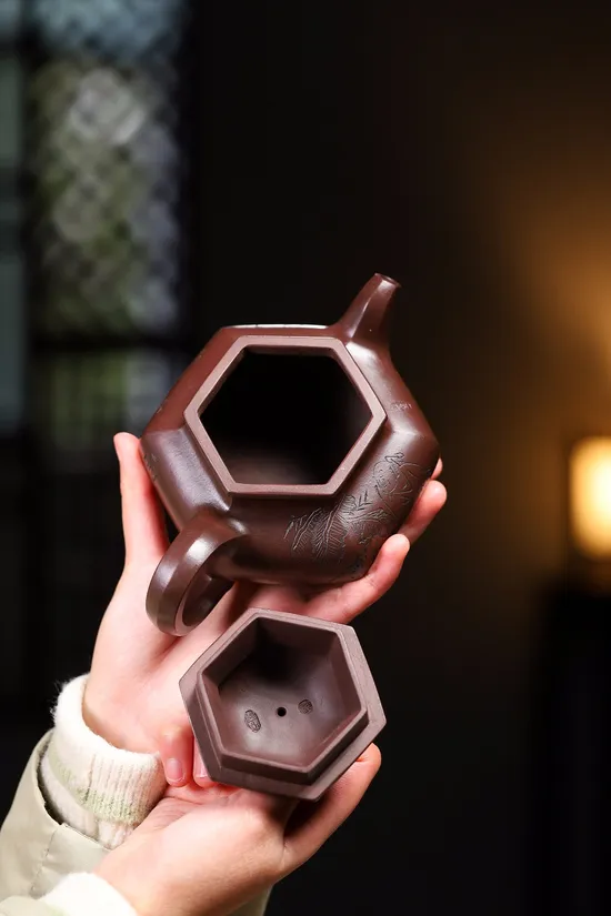 Zisha Teapots: Six-Sided Antique-Style | 4500 CNY 2