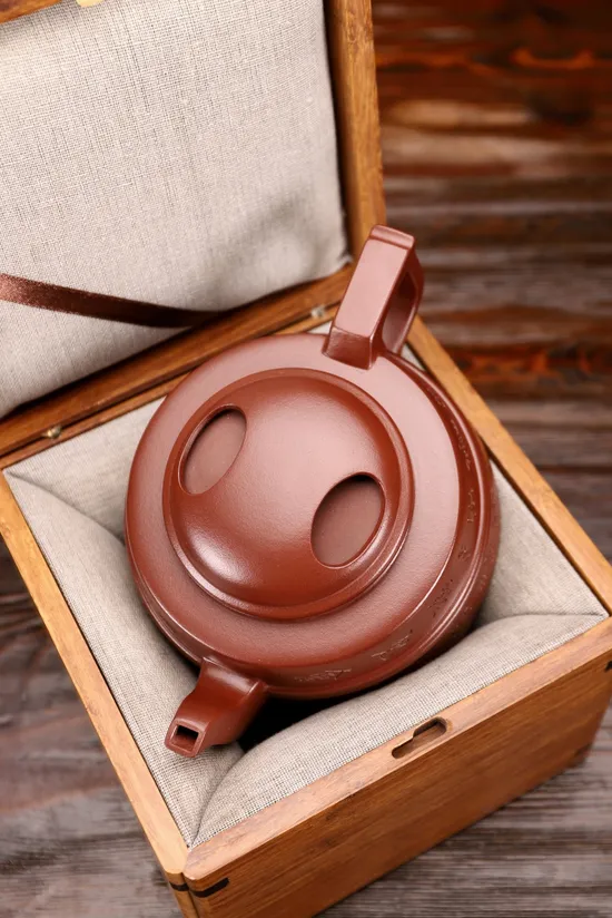 Yixing Zisha Clay Teapot - Handcrafted Artisan Teapot Collection 5