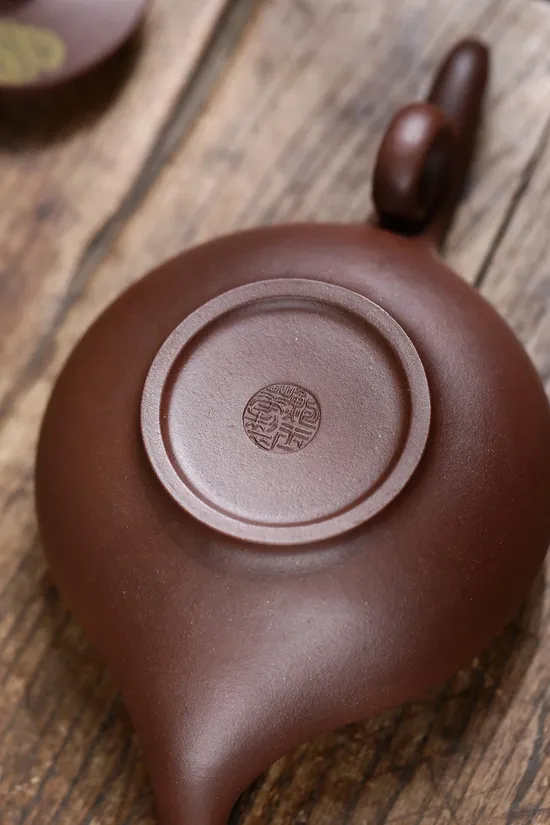 Handcrafted Yixing Clay Teapot – Golden Harvest Artisan Teapot 1