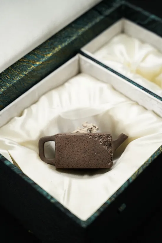 Best Yixing Clay Teapots | Handcrafted Zisha Artistry 2