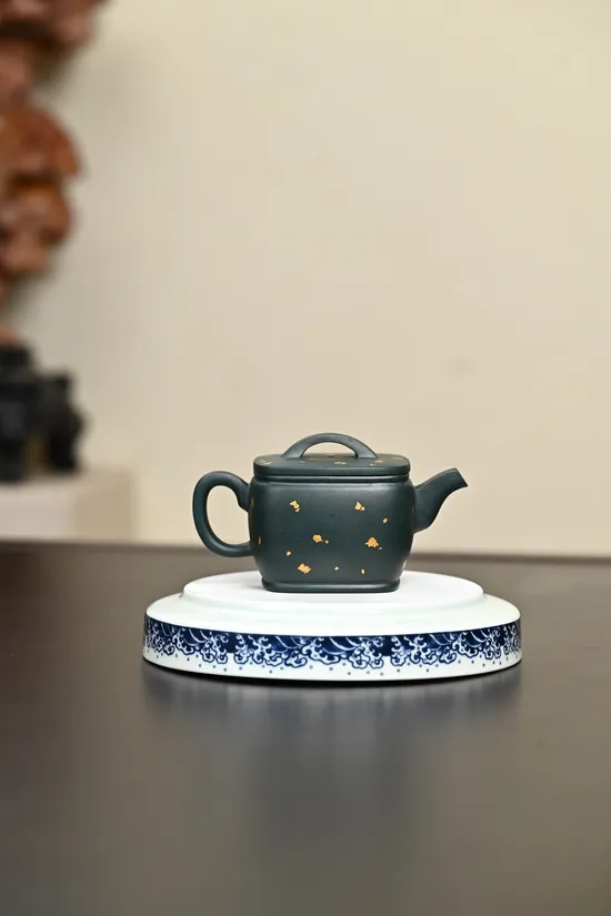 Premium Yixing Sihong Hanwa Clay Teapot | Handcrafted by Artist Wang Lijuan 2