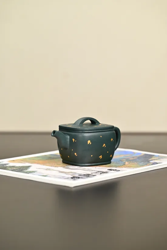 Premium Yixing Sihong Hanwa Clay Teapot | Handcrafted by Artist Wang Lijuan 5