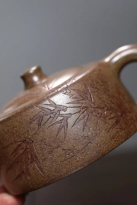 Premium Yixing Clay Teapot | Handcrafted Zisha Artistry 5