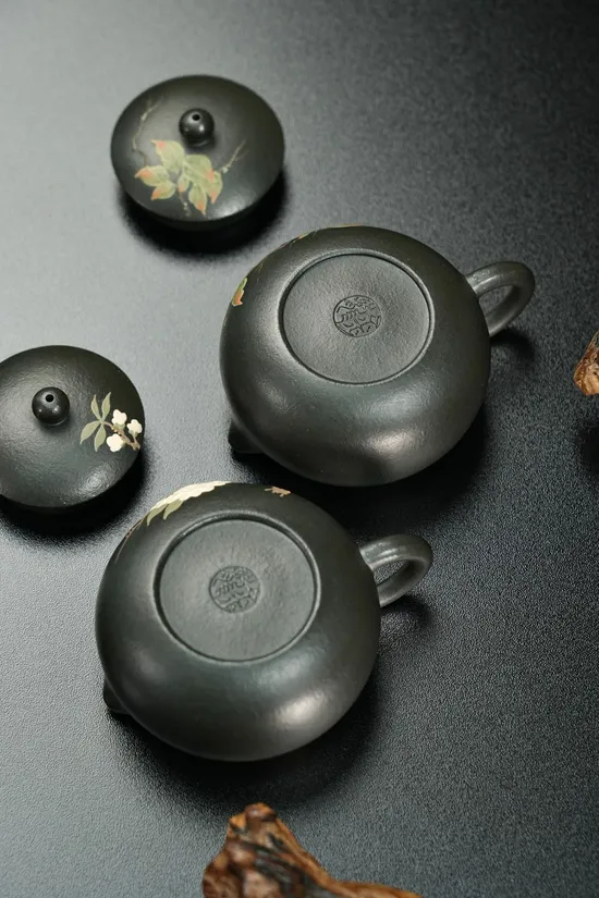 Zisha Teapots: 1440 CNY | premium original mine green clay 1