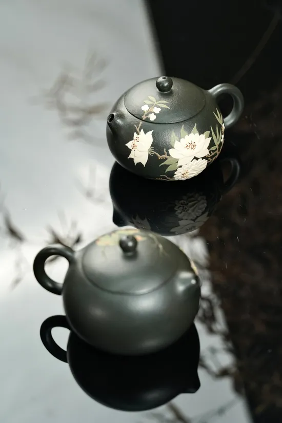 Zisha Teapots: 1440 CNY | premium original mine green clay 2