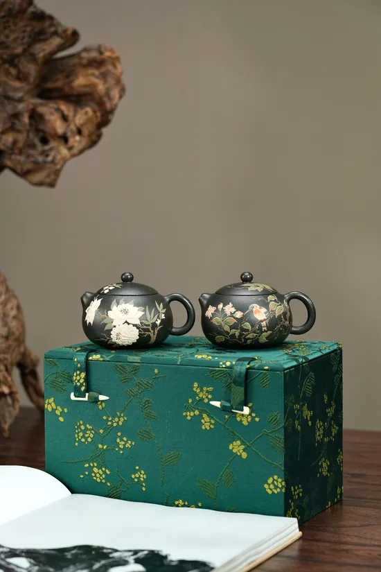 Zisha Teapots: 1440 CNY | premium original mine green clay 5