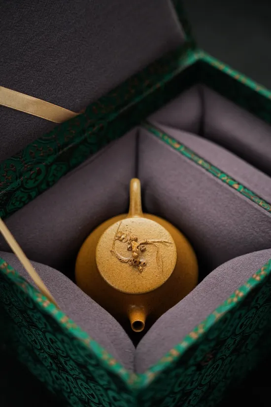 Zisha Teapots: 1500 CNY | 90cc capacity | golden-duan clay 2
