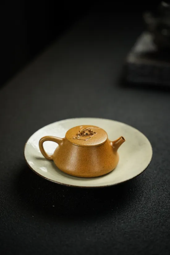 Zisha Teapots: 1500 CNY | 90cc capacity | golden-duan clay 4