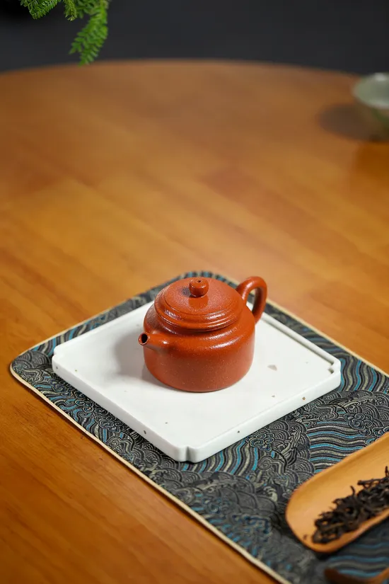 Zisha Teapots: Jiujiu Hongjiangpo clay | Master Yang Peng 2
