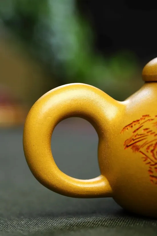 Yixing Teapot - Golden Clay Artisan Craft | Collector's Choice 5