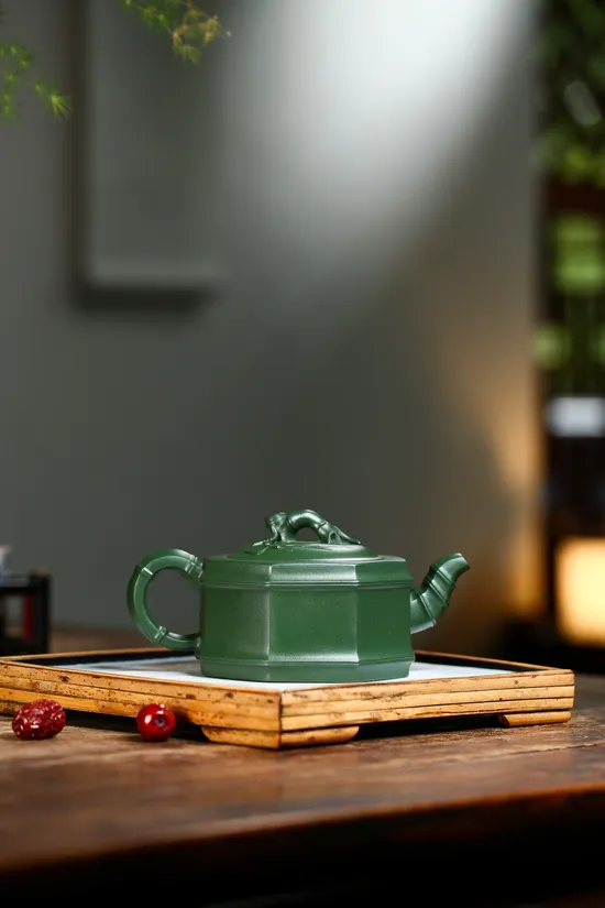 Master-Crafted Yixing Zisha Teapot | Collectible Zhou Xinyuan Artisan Work 3