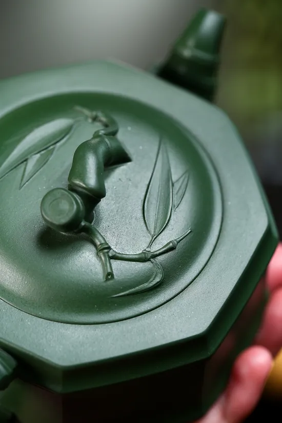 Master-Crafted Yixing Zisha Teapot | Collectible Zhou Xinyuan Artisan Work 4