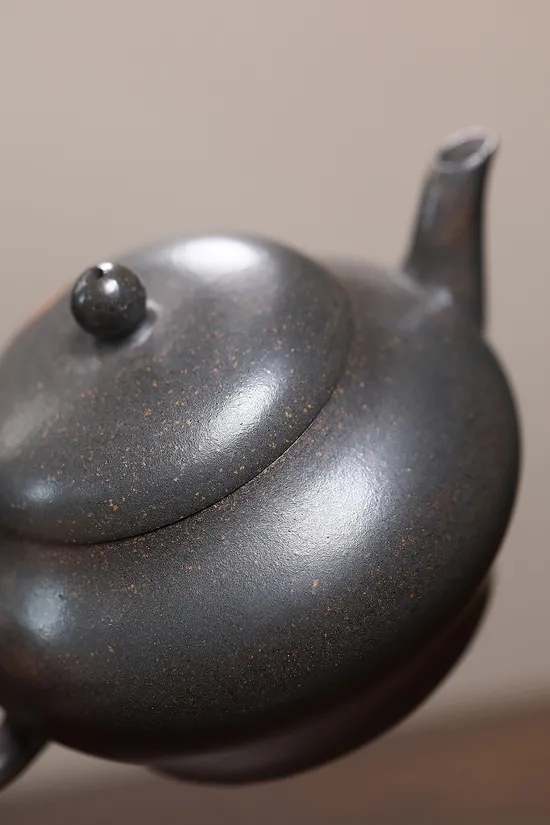Premium Yixing Zisha Teapot | Authentic Purple Clay Craftsmanship 4
