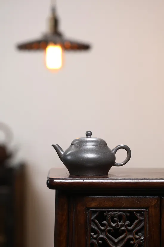 Premium Yixing Zisha Teapot | Authentic Purple Clay Craftsmanship 6