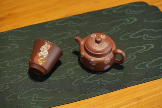 Yixing Zisha Teapot | Handcrafted Cloisonné Artistry 4
