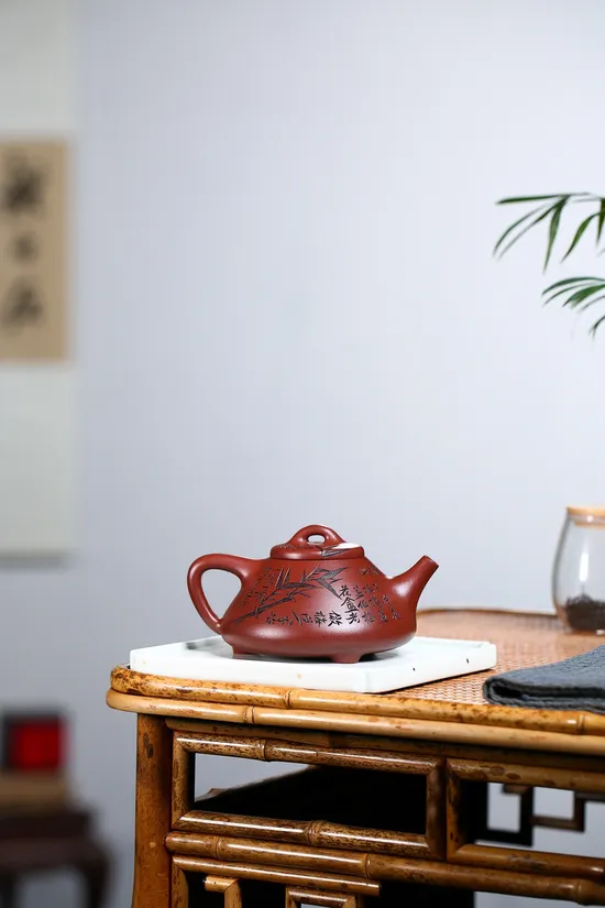 Zisha Teapots: Qu Zhiye Stone-Drip | Yang Junbao 1