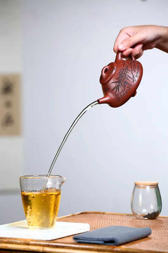 Zisha Teapots: Qu Zhiye Stone-Drip | Yang Junbao 7