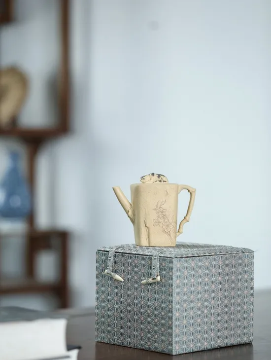 Yixing Teapot | Handcrafted Bamboo Clay Pot with Cat Sculpture 2