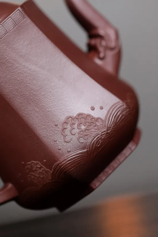 Zisha Teapots: Dragon Soaring Across the Four Seas | 2700 CNY 1