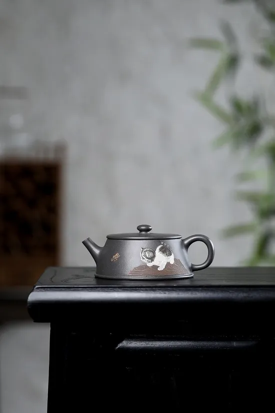 Handmade Yixing Clay Teapot: Premium Purple Sand Artisan Craft 7