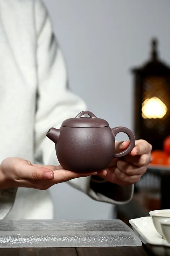 Zisha Teapots: Giant Vessel | 1200 CNY 2
