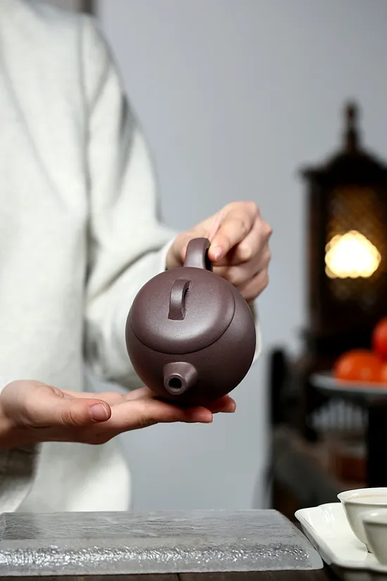 Zisha Teapots: Giant Vessel | 1200 CNY 3