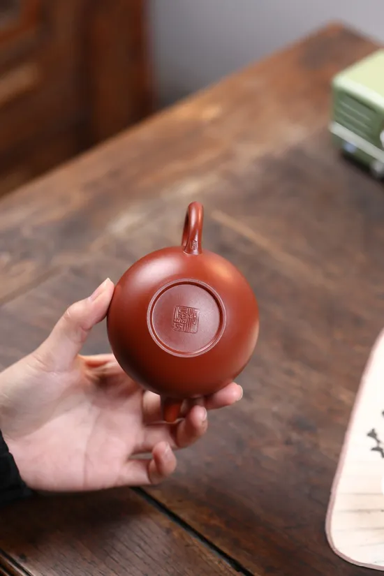 Premium Yixing Zisha Clay Teapot – Handcrafted Artisan Masterpiece 1