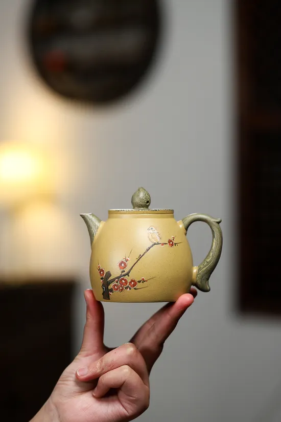 Premium Yixing Zisha Teapot | Master Crafted Clay Artistry 1