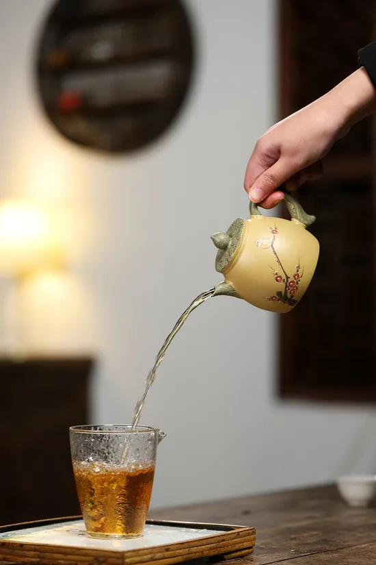 Premium Yixing Zisha Teapot | Master Crafted Clay Artistry 3