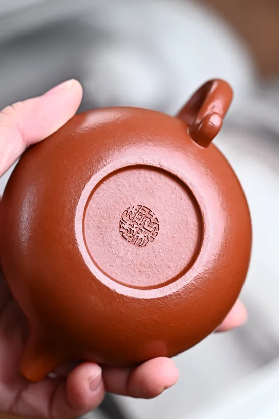 Handcrafted Yixing Zisha Teapot 'Antique Style' – Artisan Collection 5