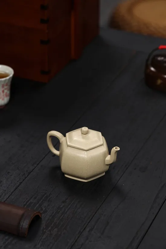 Yixing Zisha Teapot - Master Zhu Xinnan's Original Green Clay Pot 1