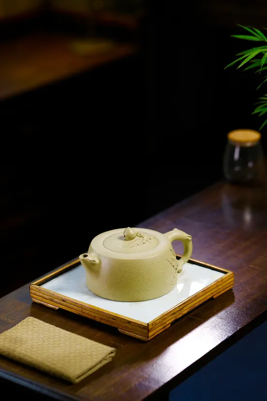 Premium Yixing Zisha Teapot: Handcrafted by Xu Aiping, Collector's Art Piece 2