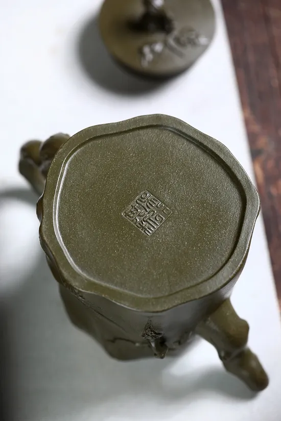 Yixing Zisha Teapot - Rare Clay Handcrafted Artisan Collectible 7