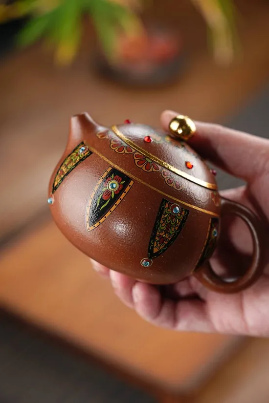 Zisha Teapots: Fan Jianxin | Golden Jiangpo clay | CNY 1800 1
