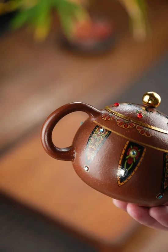 Zisha Teapots: Fan Jianxin | Golden Jiangpo clay | CNY 1800 4