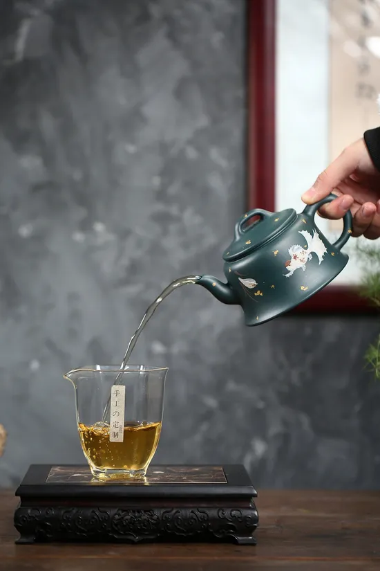 Zisha Teapots: Joyful Fish | Jiang Yapin 1