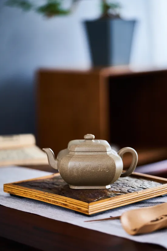 Zisha Teapots: Elegant Quadrangle | crab shell green clay 5